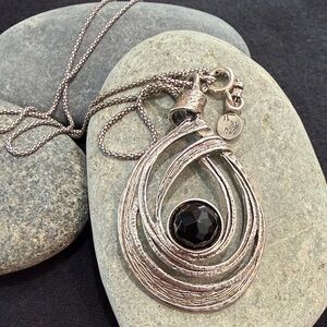 Regina Lane Onyx Stone Pendant Necklace - Sterling Silver - Made in Israel(204)
